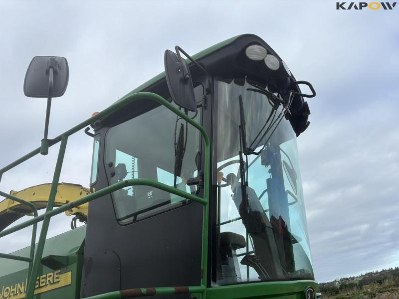 John Deere 7700 forage harvester with corn header and pickup 27