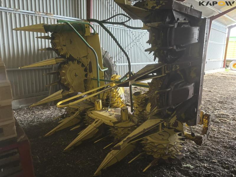 John Deere 7700 forage harvester with corn header and pickup 86