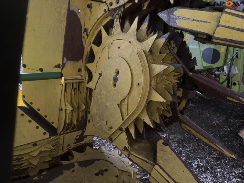 John Deere 7700 forage harvester with corn header and pickup 102