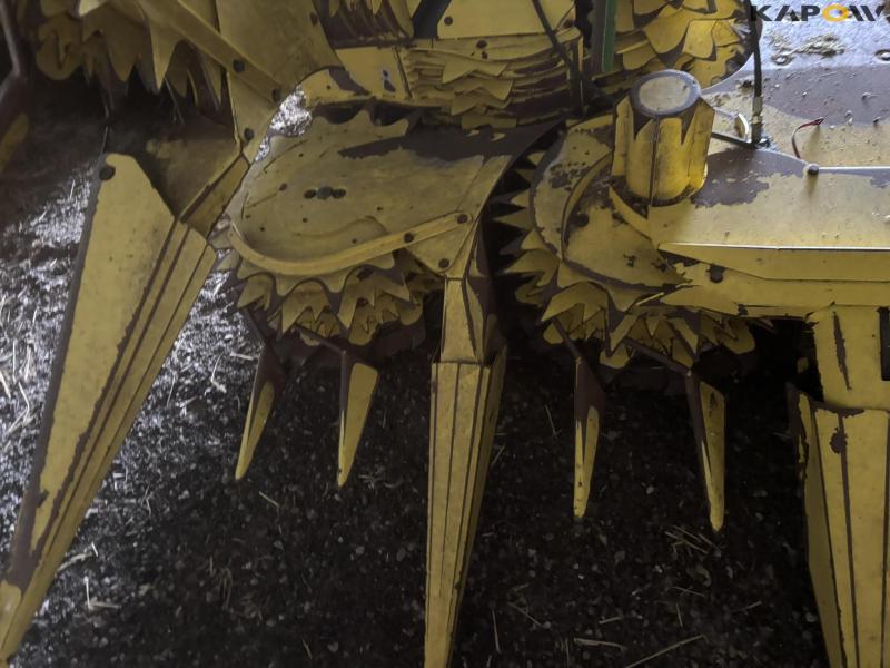 John Deere 7700 forage harvester with corn header and pickup 108