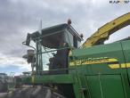 John Deere 7700 forage harvester with corn header and pickup 56