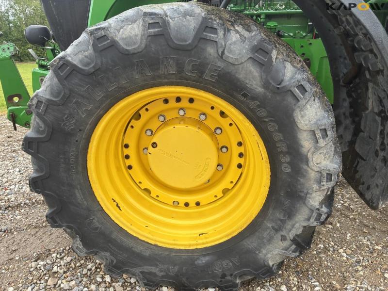 John Deere 7720 tractor 10