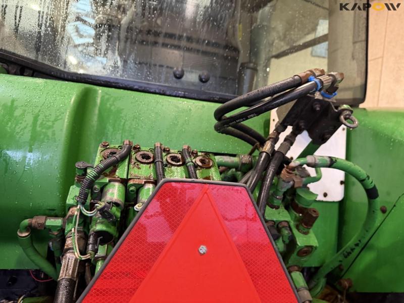 John Deere 7730 tractor 29