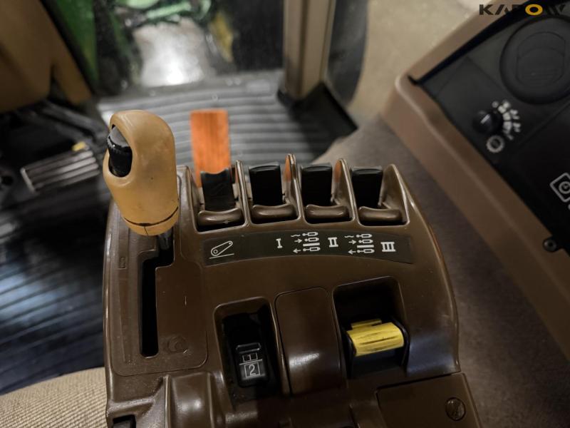 John Deere 7730 tractor 52