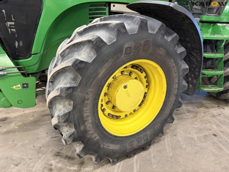 John Deere 7930 tractor 59