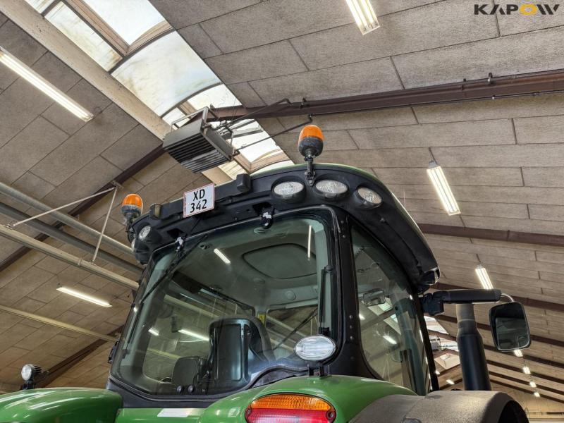 John Deere 8335R tractor 22