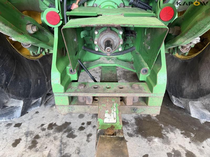 John Deere 8335R tractor 35