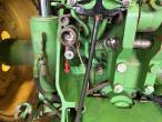 John Deere 8335R tractor 39