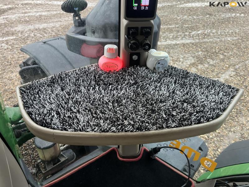 John Deere 8345R tractor 41