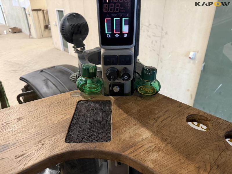 John Deere 8360R tractor 64