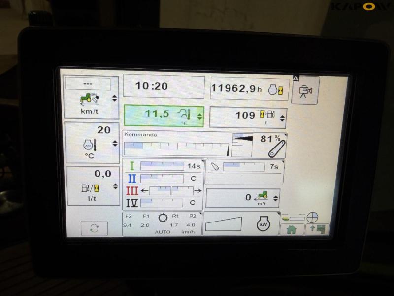 John Deere 8360R tractor 66