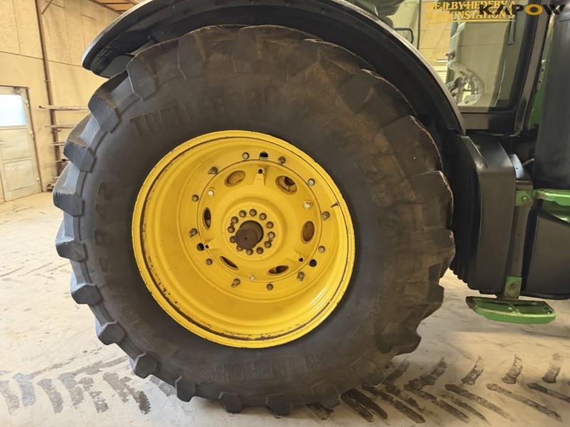 John Deere 8360R tractor 73