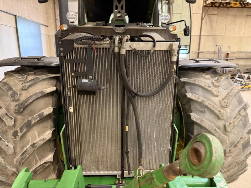 John Deere 8360R tractor 79