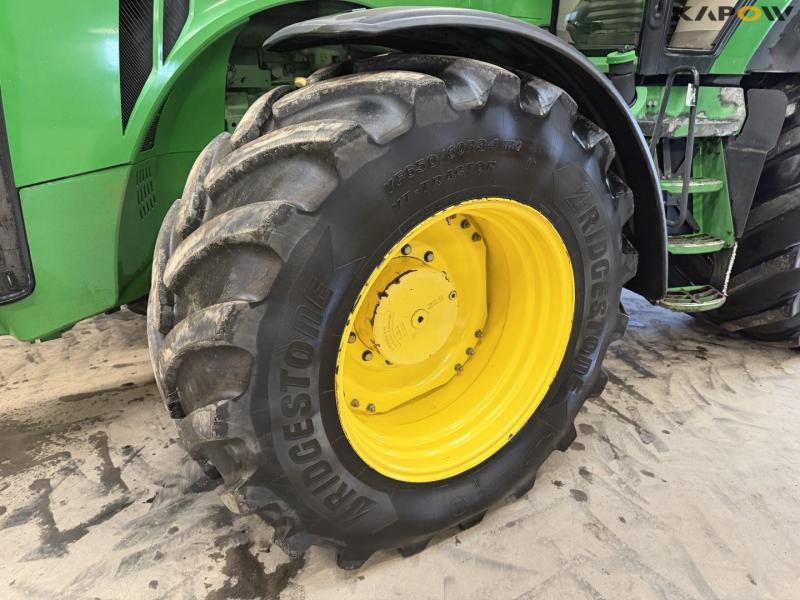 John Deere 8360R tractor 64