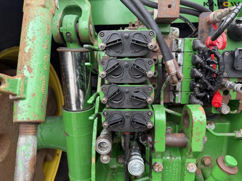 John Deere 8530 tractor 35