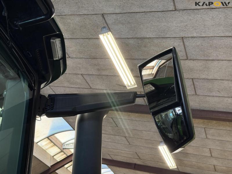 John Deere 8R 340 Signature Edition tractor 29