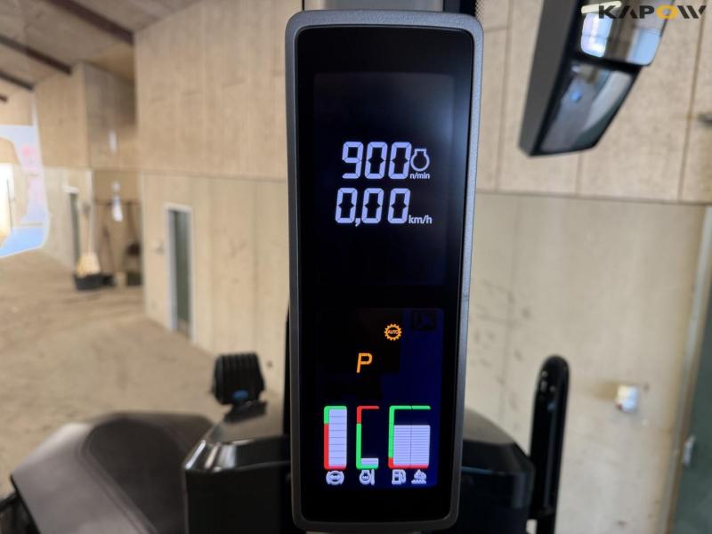 John Deere 8R 340 Signature Edition tractor 65