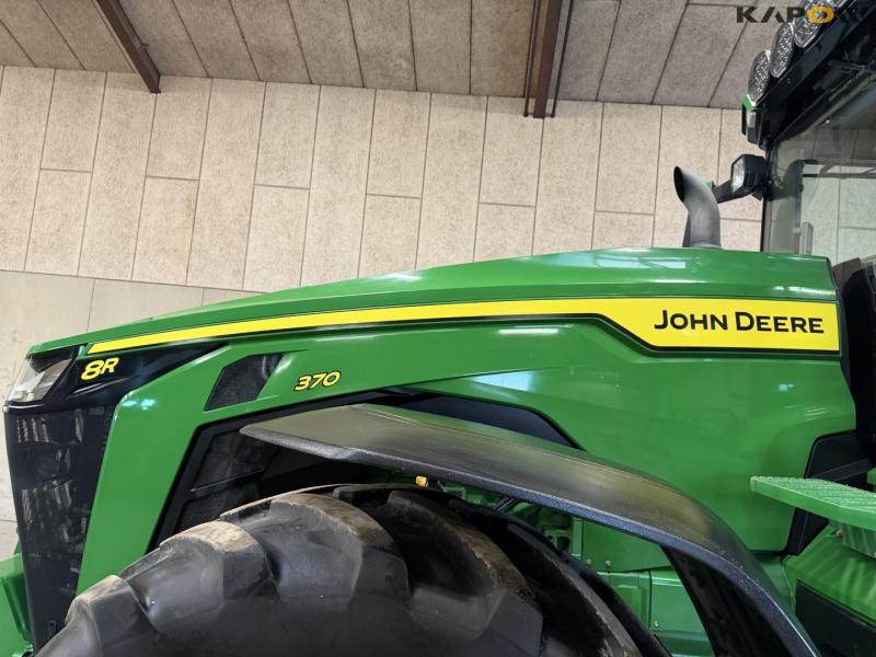 John Deere 8R 370 tractor 8