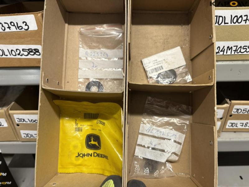 John Deere spare parts - new 22