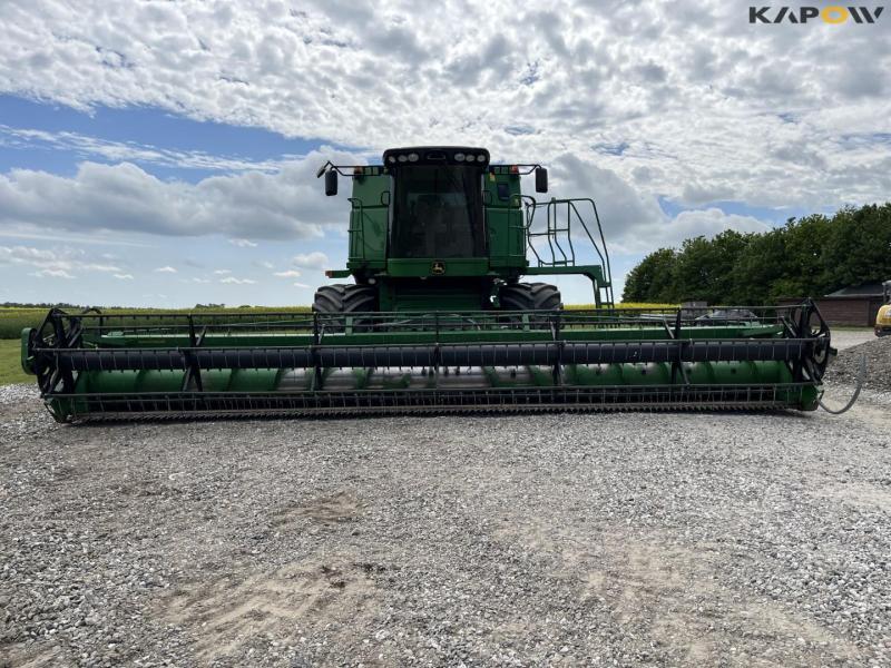 John Deere S690i combine with 630R 30-foot header 2