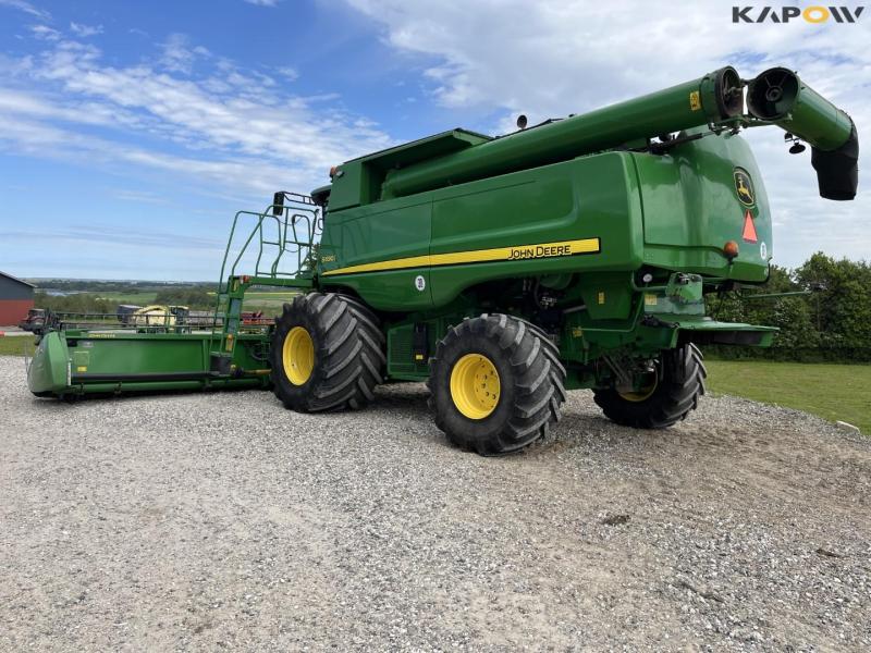 John Deere S690i combine with 630R 30-foot header 7