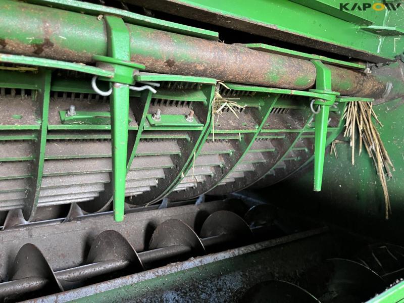 John Deere S690i combine with 630R 30-foot header 44
