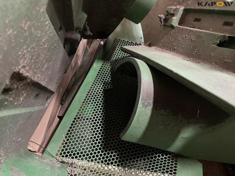 John Deere S690i combine with 630R 30-foot header 75