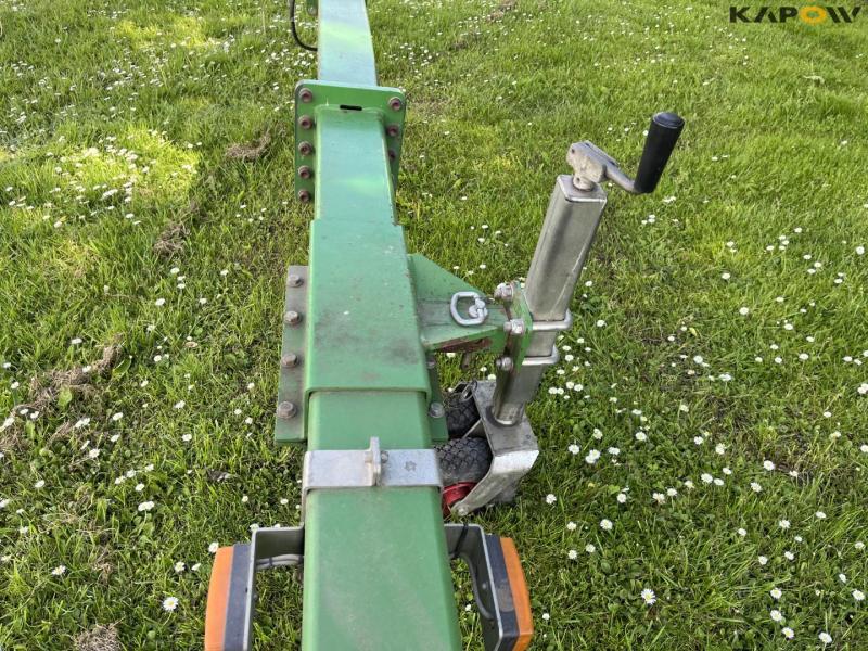 John Deere S690i combine with 630R 30-foot header 86