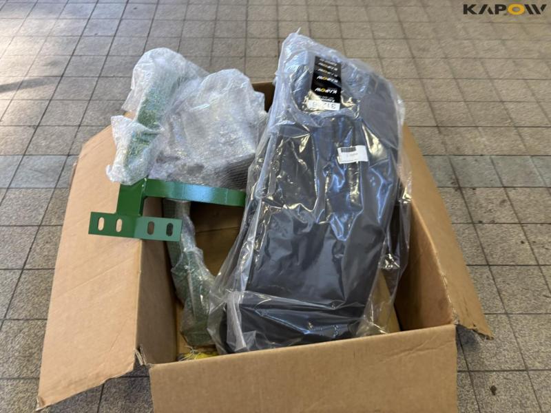 John Deere screen set 3