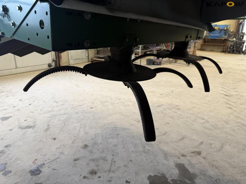 John Deere T660i with 30 foot header 18