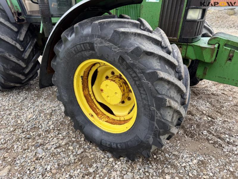 John Deere tractor 69