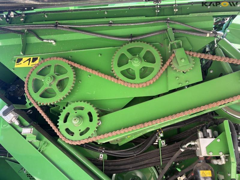 John Deere W660i combine harvester 37