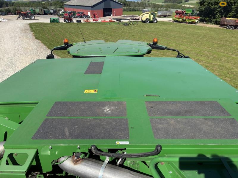 John Deere W660i combine harvester 41
