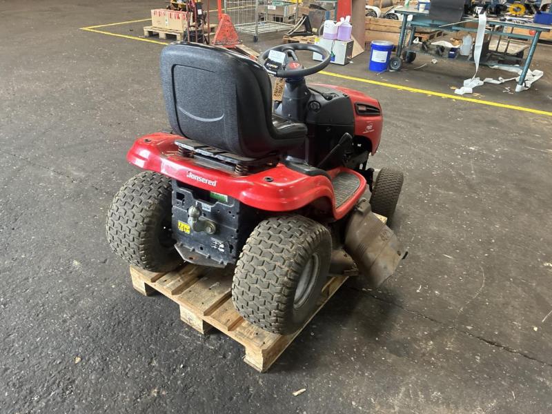 Jonsered LT2217A lawn tractor 5