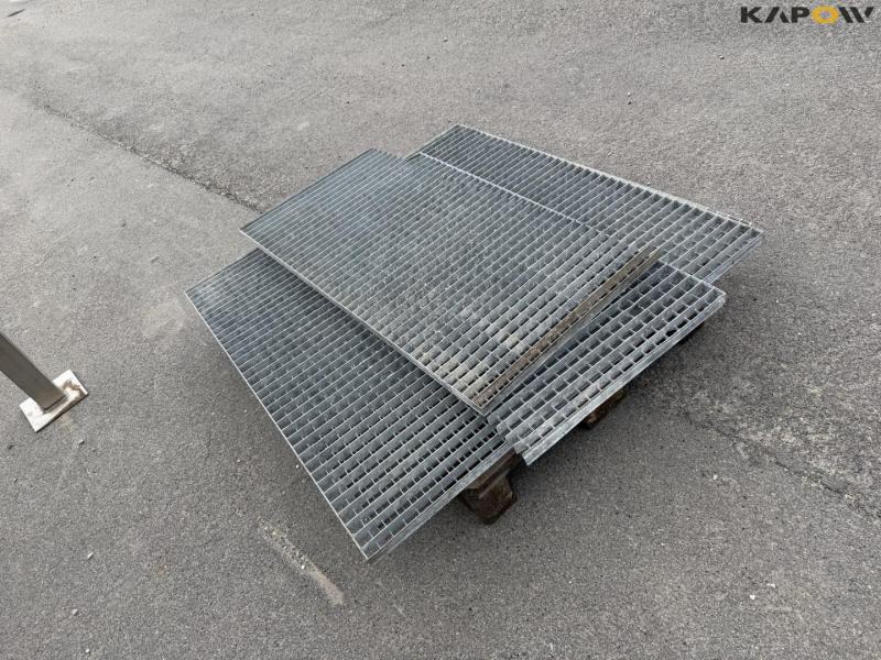 Soil sieve with loose sieves 12