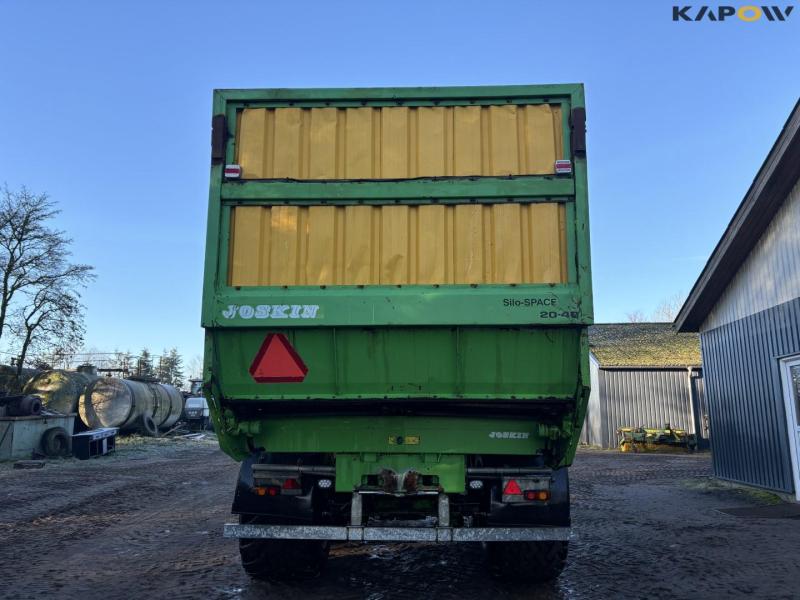 Joskin Silospace 20/40 unloading trailer 5