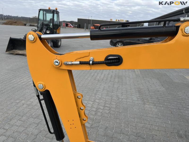 JPC HT12 mini excavator - New 11