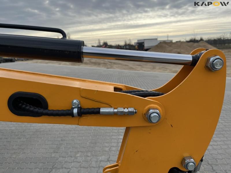 JPC HT12 mini excavator - New 13