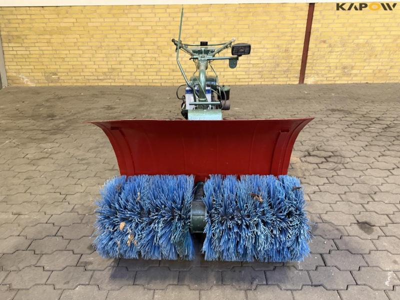 Jrus tool carrier with broom 2