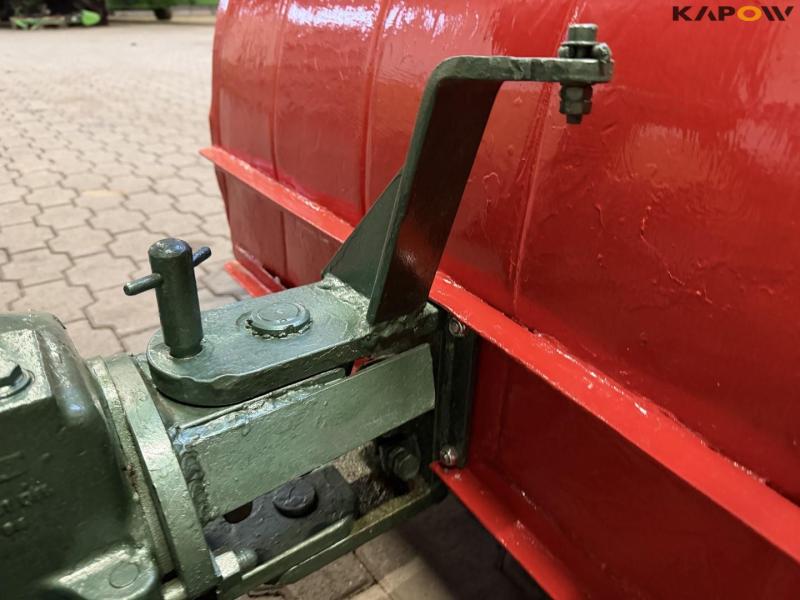 Jrus tool carrier with broom 13
