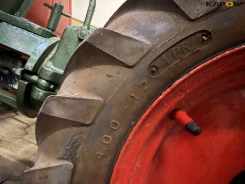 Jrus tool carrier with broom 38