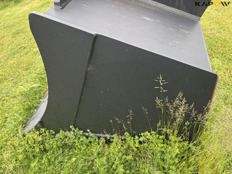 JST bucket 150 cm with S70 hitch - NEW 17