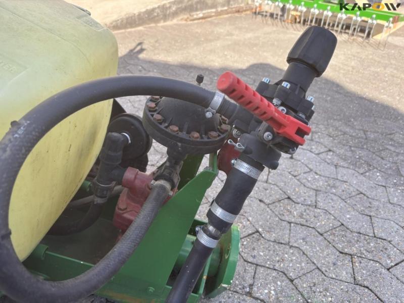 Christmas tree sprayer 14