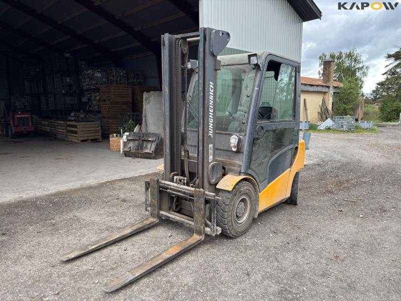 Jungheinrich 425 330ZT forklift diesel 1
