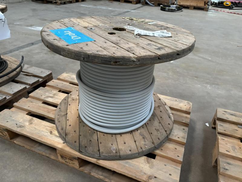 Cable drum with cable 1