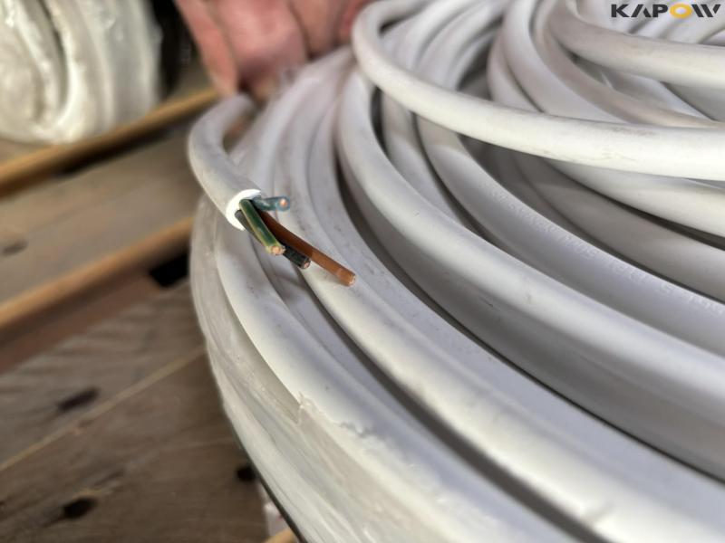 Cable drums with cable and wires 13