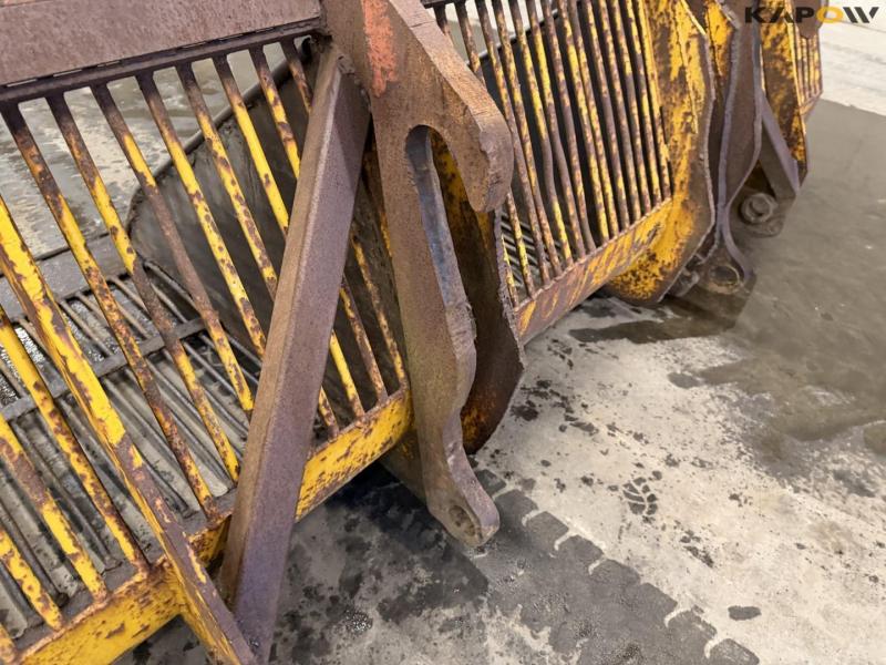 Potato shovel with Volvo hitch 8