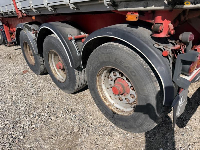 Kel-Berg tipper trailer with tarpaulin 32