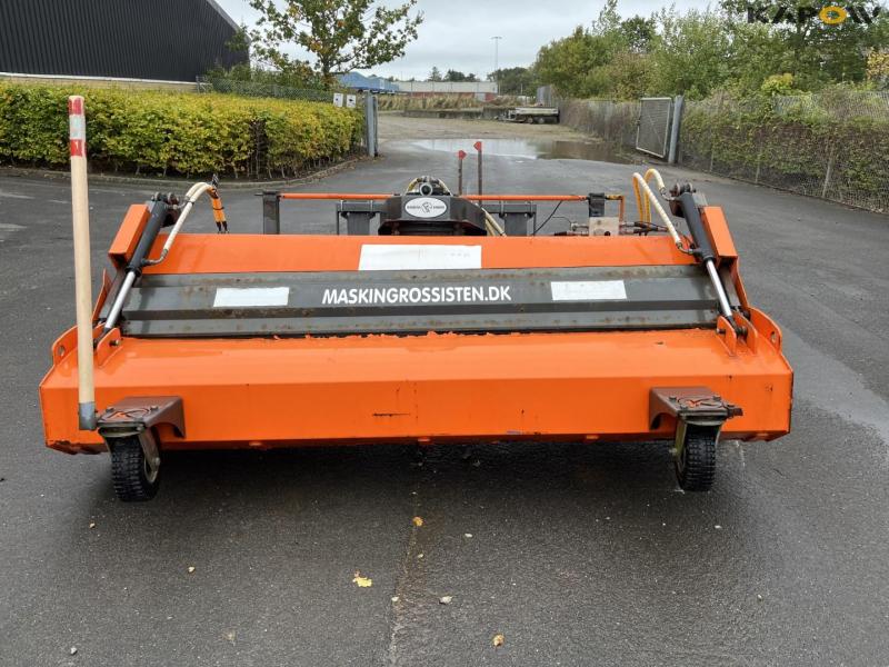 Kersten KM 25070 H broom with collector 2