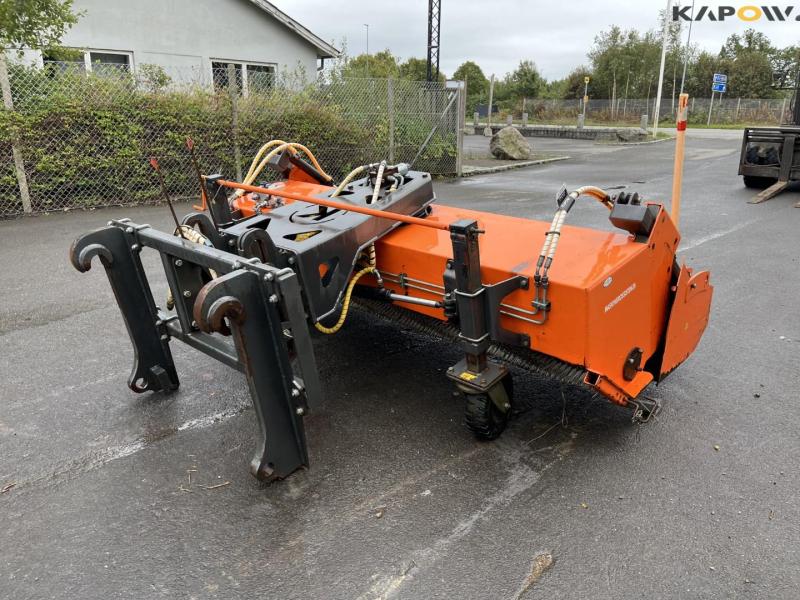 Kersten KM 25070 H broom with collector 5